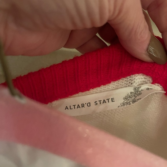 Altar’d State XOXO sweater.  Short puffy sleeves, Size M, very cute! - Picture 3 of 5